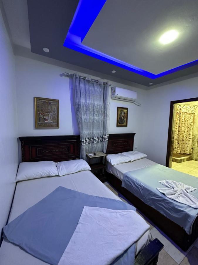Family Pyramids View Bed & Breakfast