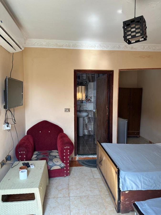 Family Pyramids View Bed & Breakfast *